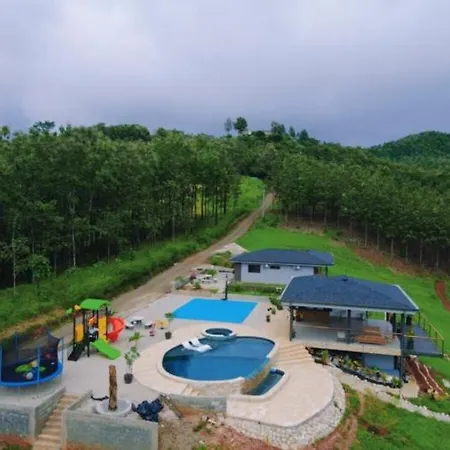 Mountain Breeze Villa